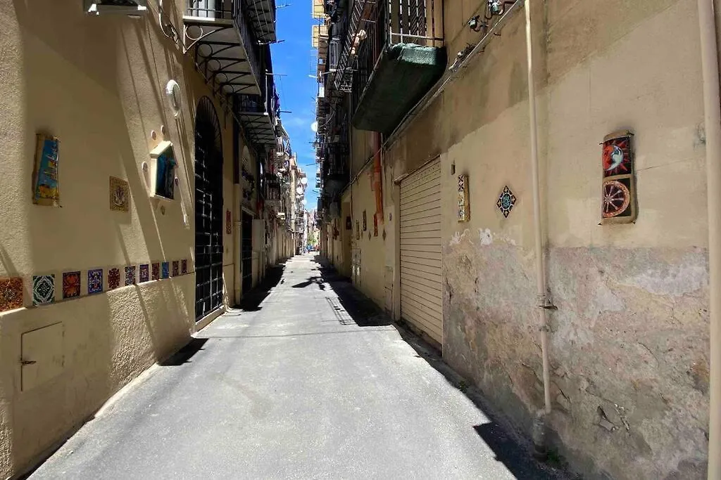 Residenza Dei Tartari - Historic Center Apartment Palermo